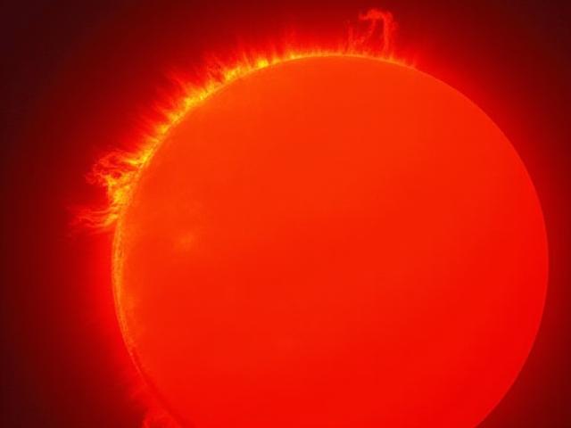 Солнечные протуберанцы